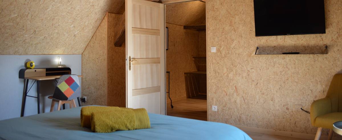 Chambre d'hôtes spacieuse avec TV LED