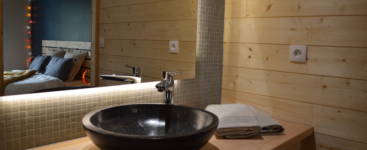Chambre d'hôtes avec salle de bain et WC privatifs